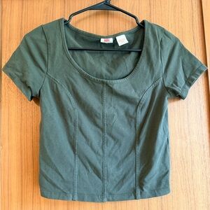 Levi’s Women's Olive Green Scoop Neck Short Sleeve Top - fitted babydoll
